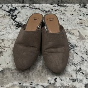 Gap gray suede mule